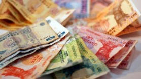 Bugetarii, cu un salariu mai mic de 15 mii de lei, vor primi un ajutor unic din partea statului